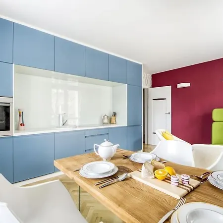 Piekny Fredola アパート ワルシャワ